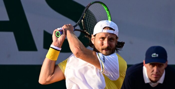 Roland Garros Pouille Au E Tour Dun Majeur Pour La Premi Re Fois En