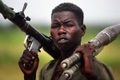 Un soldat rebelle soudanais（Staff: Scott Nelson / Getty Images 2004）  