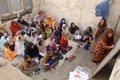 Une classe d’alphabétisation à Kaboul（Stringer: MASSOUD HOSSAINI / 2007 AFP）  