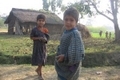 Deux enfants dans un village népalais（攝影:  / 大紀元）  