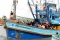 De nombreux Birmans se trouvent contraints de travailler dans des conditions d’exploitation, sur des navires de pêche.（Staff: PORNCHAI KITTIWONGSAKUL / 2009 AFP）  