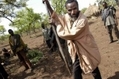 Agriculteurs éthiopiens à l'œuvre （Stringer: GIANLUIGI GUERCIA / 2004 AFP）  