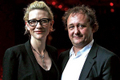 Cate Blanchett, Oscar de la meilleure actrice, et son mari Andrew Upton, dramaturge et réalisateur. Graham Denholm/Getty Images（攝影:  / 大紀元）  