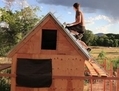 Christopher Smith a construit une maison minuscule dans les montagnes du Colorado aux Etats Unis et en a fait un film documentaire appelé u00abTiny».（攝影:  / 大紀元）  