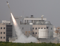 Un missile israélien est lancé du système antimissile Iron Dome en réponse au lancement d’une roquette de la bande de Gaza à proximité, le 12 mars 2012, près d’Ashdod, Israël. (Uriel Sinai/Getty Images)