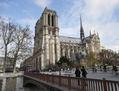 La cathédrale Notre Dame de Paris vue du pont au Double. (AFP PHOTO/Patrick kovarik)

