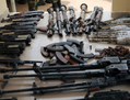 Armes de Boko Haram saisies par l’armée nigériane en juin 2013. (Quentin Leboucher/AFP/Getty Images)