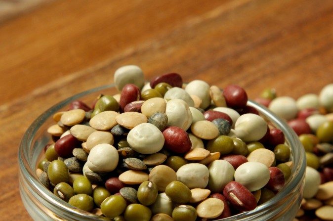 Mélange de graines germées, des haricots mungo, azuki, des petits pois et des lentilles. (AP Photo / Overstock.com)