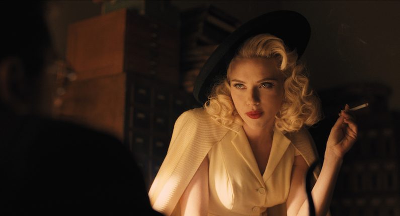 Scarlett Johansson interprétant Deeanna Moran dans le dernier film des frères Coen. (Universal Pictures)