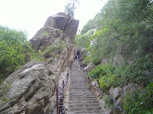 Le mont Hua est l'une des montagnes taoïstes les plus connues en Chine. (Wikimedia Commons)