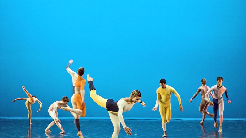 Spectacle CRWDSPCR par la Merce Cunningham Dance Company au Théâtre de la Ville à  Paris.  (Laurent Philippe/DIVERGENCE)