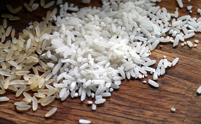 Le riz blanc n’a plus de son ni de germe, il perd ses nutriments essentiels. (Pixabay)