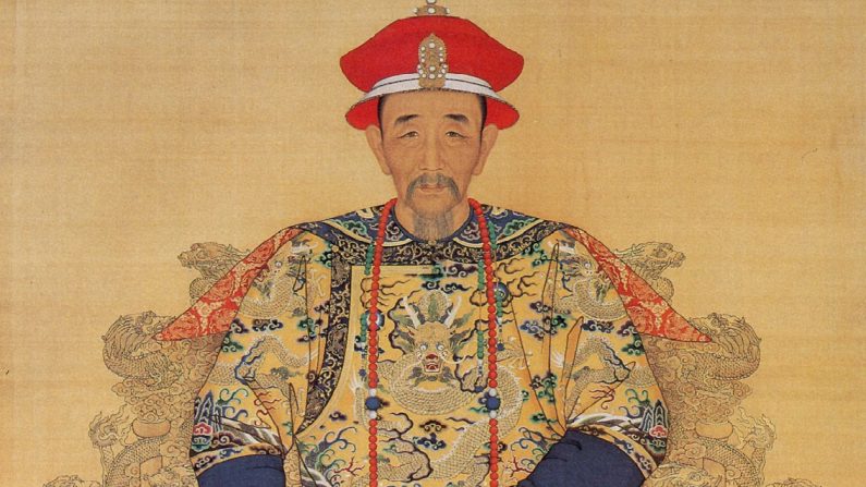 L'empereur Kangxi de la dynastie Qing en robe de cérémonie. (Domaine public)