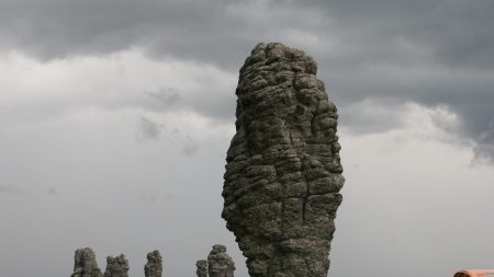 Les « Sept géants de l’Oural », intrigantes formations rocheuses en Russie