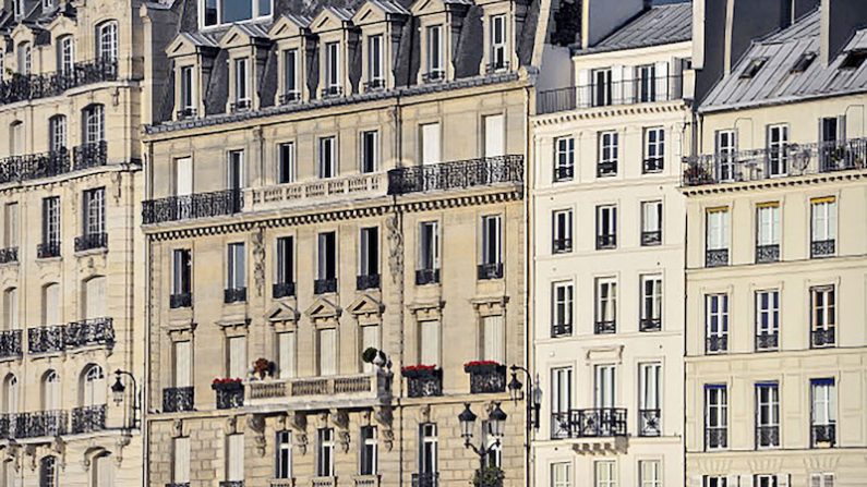 Des appartements de l'île Saint-Louis à Paris. (MIGUEL MEDINA/AFP/Getty Images)