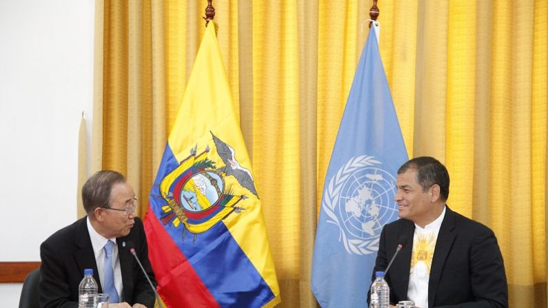 Ban Ki Moon, secrétaire général de l’ONU, et le président de l’Équateur, Rafael Correa, lors de la cérémonie d’ouverture d'Habitat 3. (Julius Mwelu Manyasi)