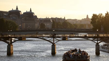 Tourisme à Paris: record de fréquentation