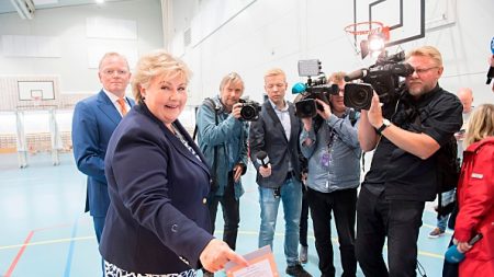 Norvège: courte majorité pour les conservateurs