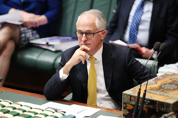 Le Premier ministre Malcolm Turnbull au Parlement le 17 août 2017. La coalition conservatrice du Premier ministre ne détient qu'un siège de majorité à la chambre basse du Parlement. 
(Stefan Postles/Getty Images)