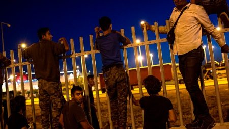 Migrants : en Grèce, le rebond des arrivées provoque des « difficultés majeures »
