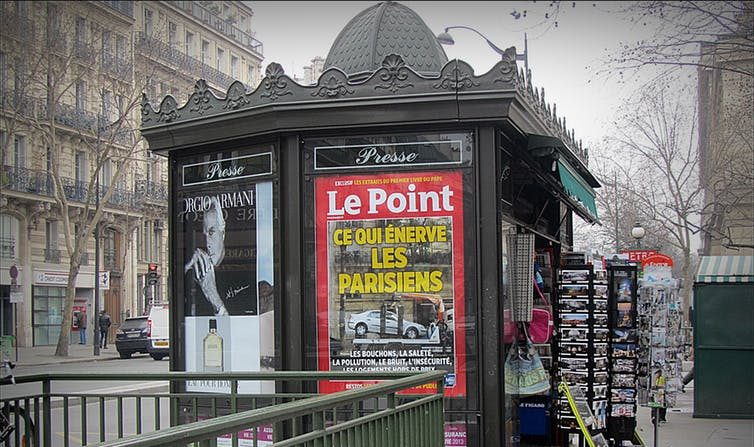 Kiosque parisien.