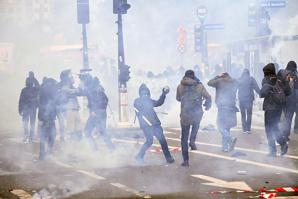 Le défilé parisien du 1 er Mai a été perturbé par une série de violences (Photo : Jeff J Mitchell/Getty Images)
