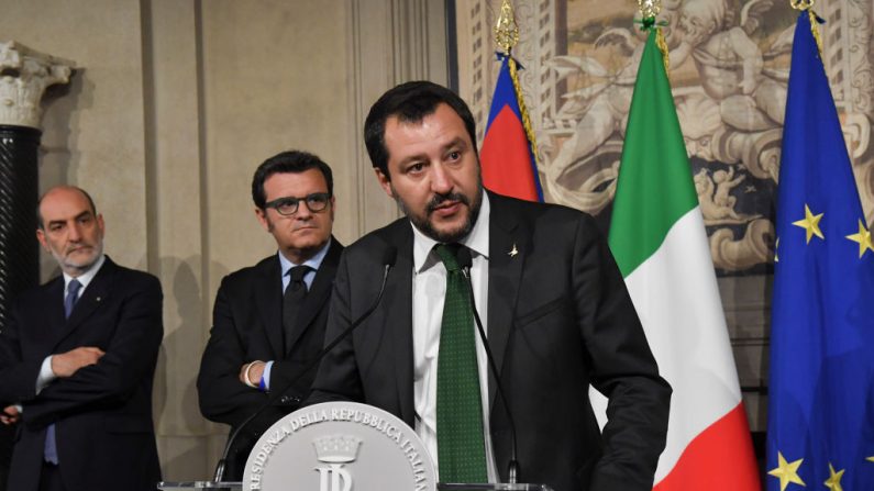 Matteo Salvini chef de la Ligue (extrême droite) était jeudi en Toscane et en Ligurie, samedi soir en Vénétie, et est arrivé dimanche en Sicile pour soutenir des candidats de son parti à une série d'élections municipales. Photo ANDREAS SOLARO / AFP / Getty Images.