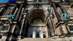 La police tire sur un forcené dans la cathédrale de Berlin