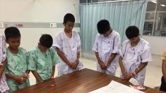 Enfants sauvés en Thaïlande : ils fondent en larmes devant l’image du sauveteur qui a donné sa vie pour eux