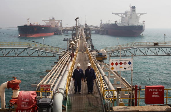  Quatre nouvelles plates-formes pour faciliter l'exportation de pétrole et augmenter sa production. ESSAM AL-SOUDANI / AFP / Getty Images.