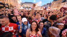 Zagreb : Des larmes de joie après la victoire la qualification en finale de la Croatie