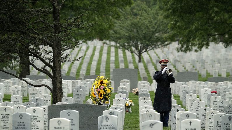 Le cimetière d’Arlington va s'agrandir pour pouvoir continuer à accueillir les dépouilles des militaires américains et leur famille dans 25 ans. Photo par Alex Wong / Getty Images.