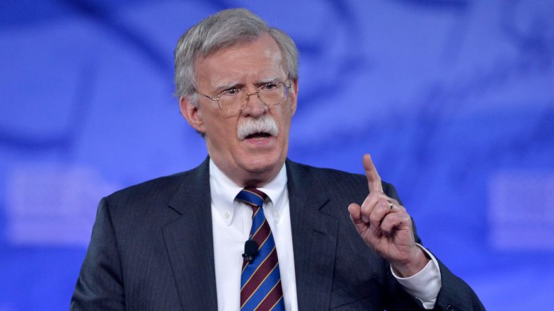 John Bolton met en garde le régime Syrien dans l’utilisation d’armes chimiques. Photo : MIKE THEILER / AFP / Getty Images.
