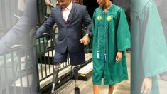 Un père qui a perdu ses deux jambes marche à nouveau, cette fois lors de la remise des diplômes de sa fille
