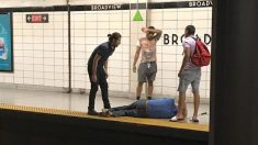 De braves usagers sautent héroïquement pour sauver un aveugle tombé dans le métro de Toronto