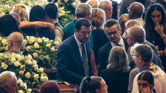 Catastrophe de Gênes : Matteo Salvini et Luigi Di Maio acclamés par la foule pendant les funérailles des victimes