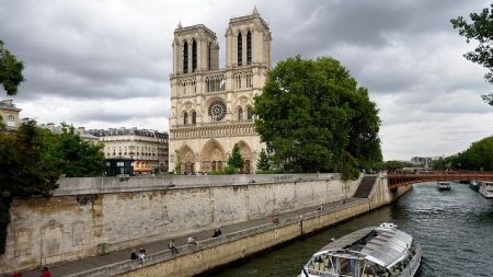 Paris : l’eau des bénitiers de la cathédrale Notre-Dame a-t-elle pu être empoisonnée ?