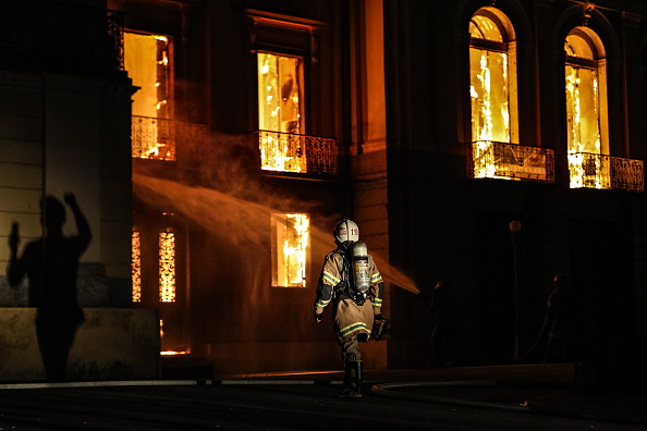 Le Musée National de Rio de Janeiro au Brésil détruit par les flammes.(Photo : Buda Mendes/Getty Images)