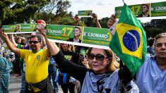 Brésil: le candidat poignardé sort de nouveau des soins intensifs