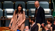 Un bébé à l’ONU: la Première ministre néo-zélandaise crée l’événement