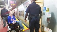 Le « pire cauchemar » d’une mère se dissipe lorsqu’elle rencontre un policier qui aide son fils handicapé à entrer dans le métro