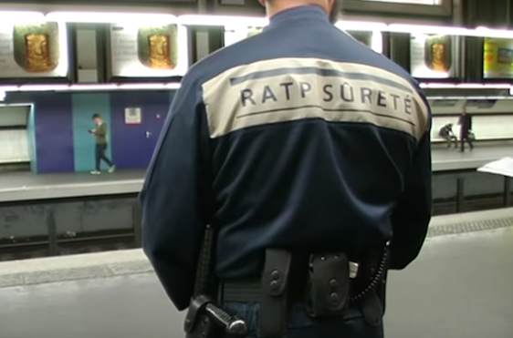 Les agents de sûreté de la RATP vont s'équiper de nouvelles armes.(Capture d’écran BFMTV YouTube)