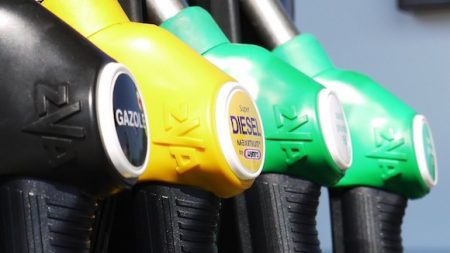 Carburant : le plein des Français va passer à plus de 100 euros avec les nouvelles taxes