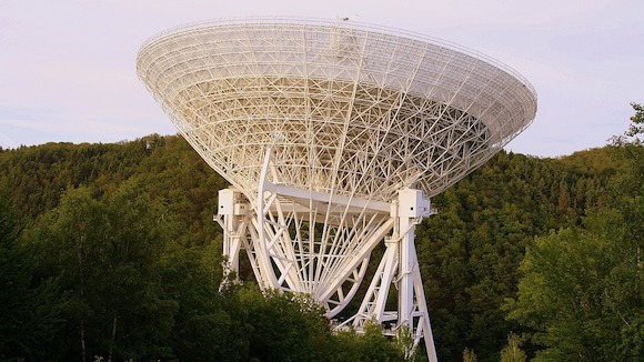 Des ondes radios émises d'une galaxie à 3 milliards d'année-lumière de la Terre. (Photo Pixabay)