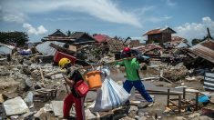 Indonésie: le bilan dépasse 1.400 morts, l’espoir de retrouver des survivants s’éloigne