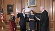 Le juge Kavanaugh entre à la Cour suprême, grande victoire pour Donald Trump