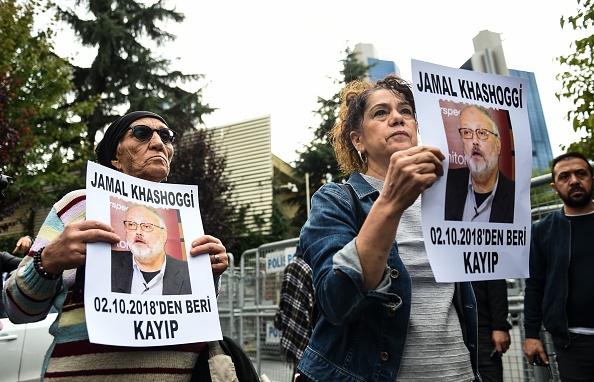 -Le journaliste vétéran saoudien Jamal Khashoggi, critique du gouvernement, a disparu il y a une semaine après avoir visité le consulat du royaume à Istanbul. Les responsables turcs pensent qu'il a été assassiné à l'intérieur du consulat. Riyad nie avec véhémence la plainte, affirmant qu'il avait quitté le complexe lui-même. Photo BULENT KILIC / AFP / Getty Images.