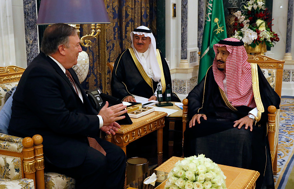 -le 16 octobre 2018. - Pompeo est arrivé dans la capitale saoudienne pour discuter avec le roi Salman du sort du journaliste disparu, Jamal Khashoggi. Photo LEAH MILLIS / AFP / Getty Images.