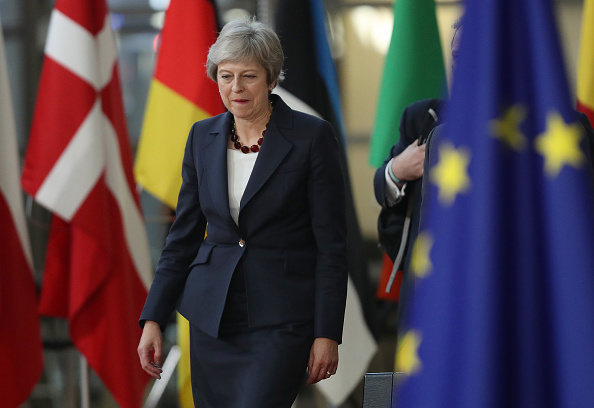 -17 octobre : la première ministre britannique Theresa May arrive pour un dîner de travail des dirigeants de l'UE à Bruxelles, en Belgique. Elle s’est adressée aux 27 dirigeants de l’Union européenne réunis au sujet des progrès des négociations sur le Brexit. Photo de Sean Gallup / Getty Images.