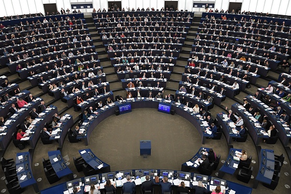 Les membres du Parlement européen ont voté largement en faveur de l'interdiction dès 2021 de certains objets en plastique à usage unique.   (Photo :  FREDERICK FLORIN/AFP/Getty Images)